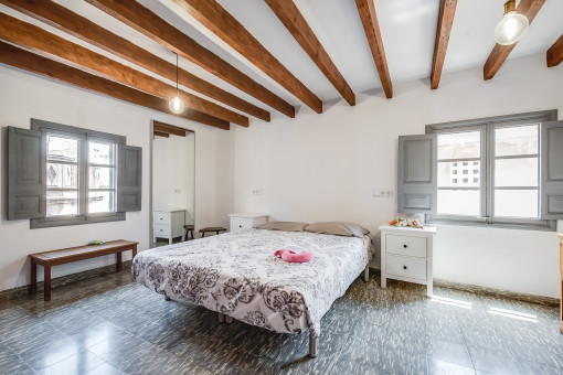 Spacious bedroom