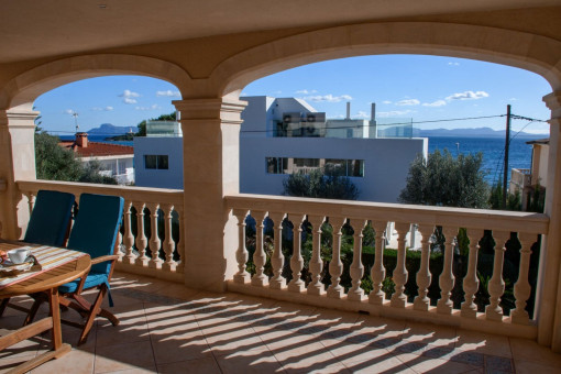Covered terrace with sea views