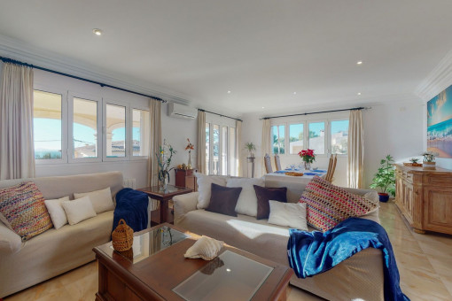 Bright living and dining area