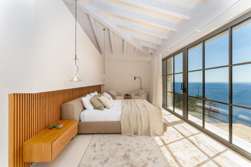 Luxury sea view bedroom
