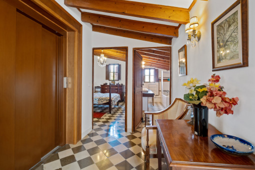 Floor area and view to the bedroom