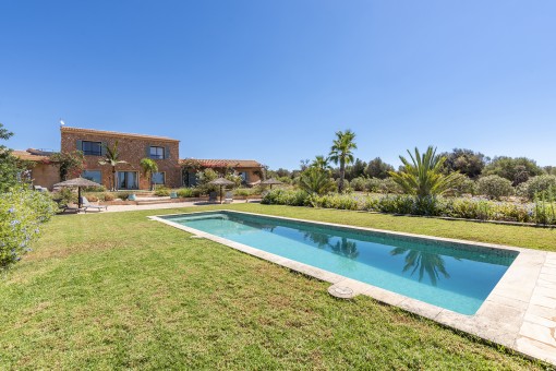 Enchanting natural-stone finca with touristic rental licence and views of Cabrera near to Ses Salines