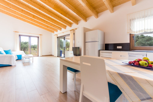 Spacious living and dining area