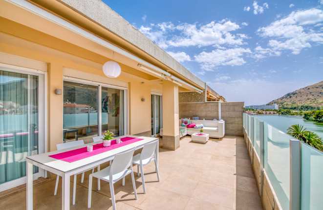 Modernised penthouse in quiet area in Alcúdia with picturesque views and community pool