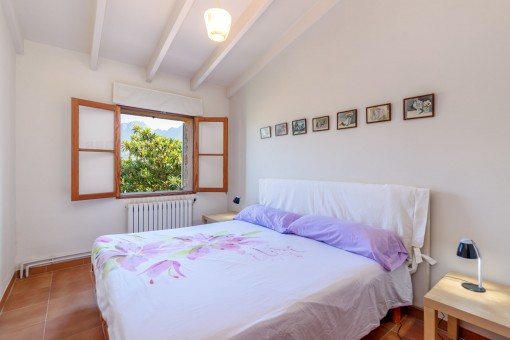 One of 5 bedrooms