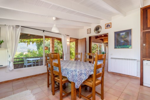 Dining area with terrace access