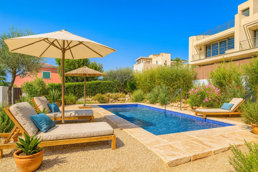 The pool area can still be customised – here’s one possible idea.