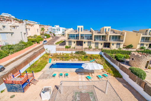 Pool area 