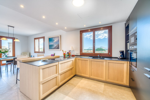 Dining area and kitchen 
