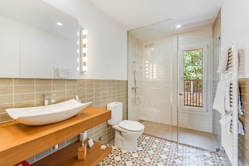 Modern bathroom