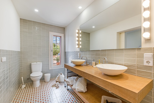 Modern bathroom