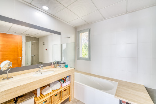 Modern bathroom with bathtub