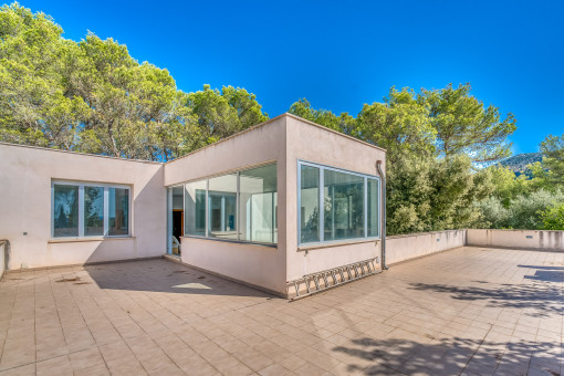 100 sqm roof terrace