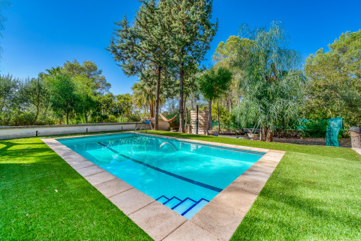 Large, private pool area