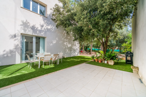 Spacious kitchen terrace