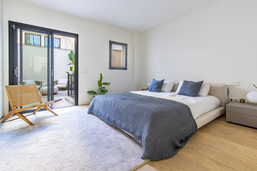 Masterbedroom with private patio