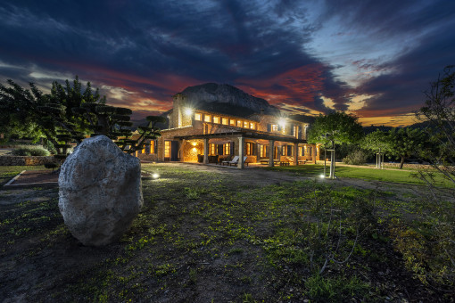 The finca by night