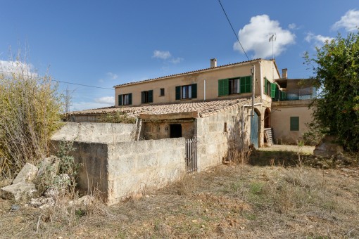 Alternative view of the house