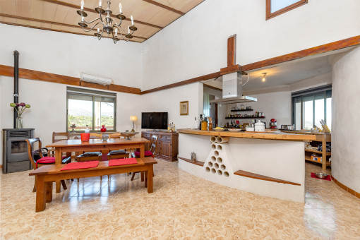 Bright dining area and American kitchen