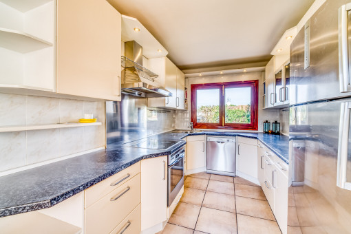 Spacious kitchen