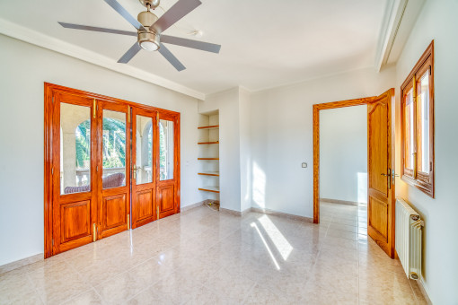 Bedroom with terrace access