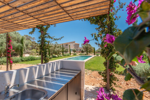Pool with Barbecue area