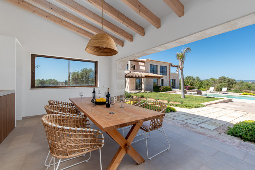 Barbecue area with view at the garden