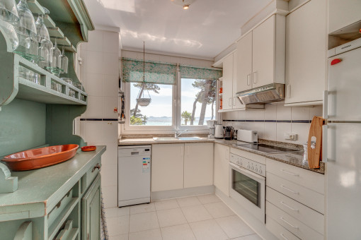Spacious kitchen