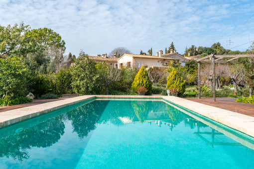 Beautifully located salt-water pool