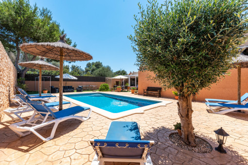 Unique townhouse in Santanyi with large pool area and holiday licence
