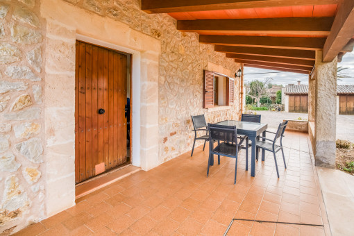 Covered terrace and entrance