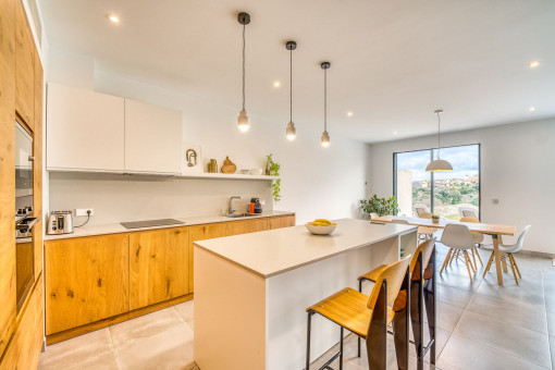 Kitchen with cooking island