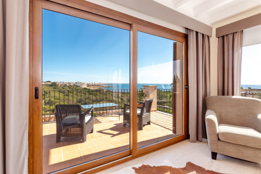 Access to the sea view terrace