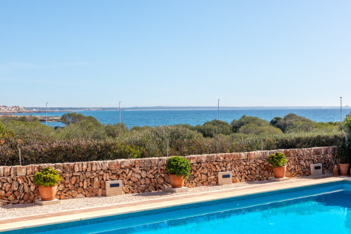 Pool and sea views