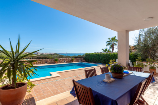 Fantastic outdoor dining area with sea views