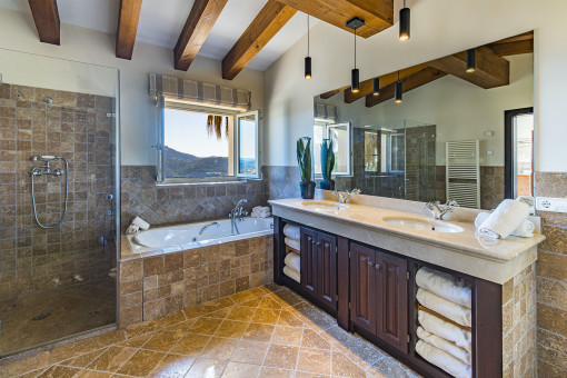 Bathroom en suite