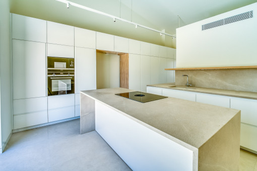 Fully equipped, modern kitchen