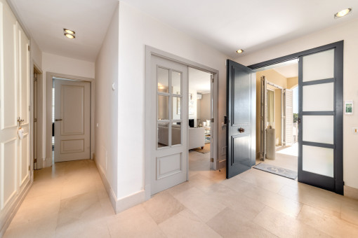 Inviting entrance to the villa