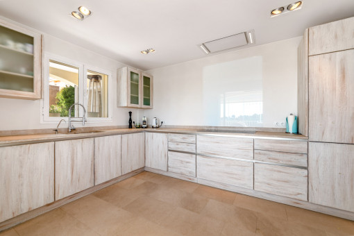 Large modern kitchen