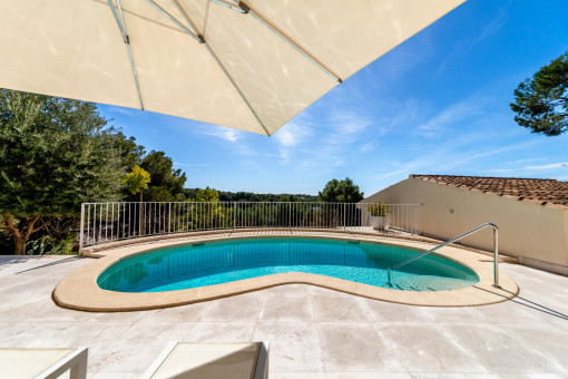 Wonderful sunny pool area