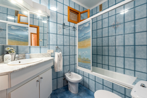 Bathroom with bath tub