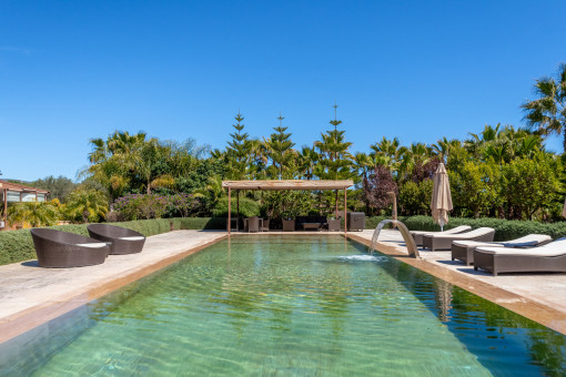 Large pool with terrace