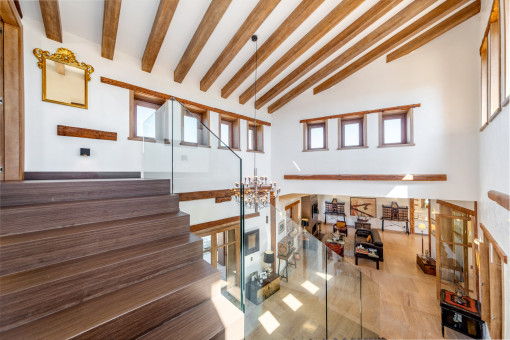 Impressive gallery with high ceiling