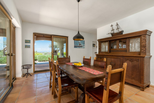 Dining area with terrace access