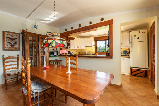 Dining area with views to the kitchen
