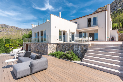 Lower terrace with views to the finca