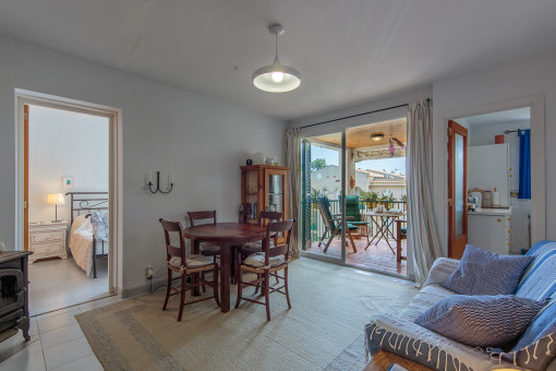 Bright living and dining area