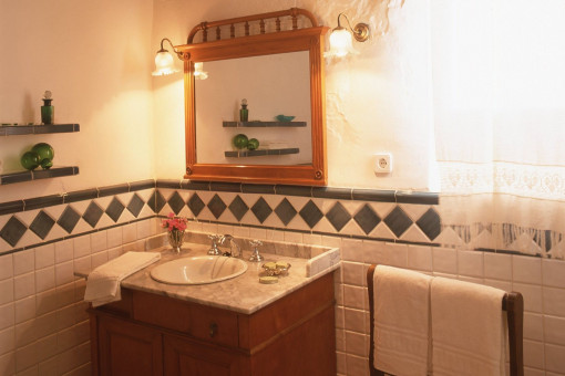 One of the 5 bathrooms