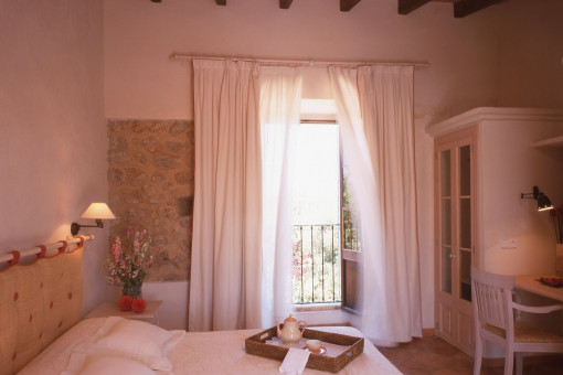 One of the 5 bedrooms