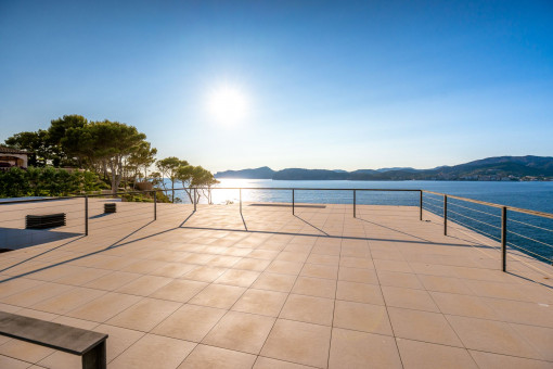 Large sea view roof terrace